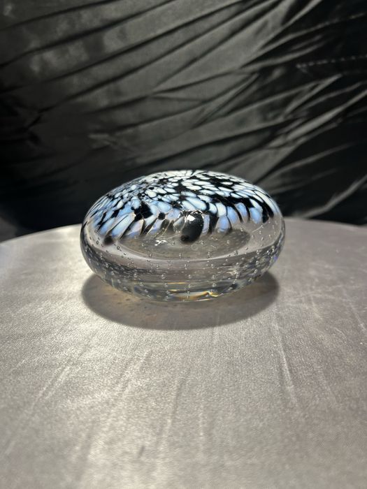 Szklany flakon artystyczny – styl Murano – mozaika błękitno-czarna