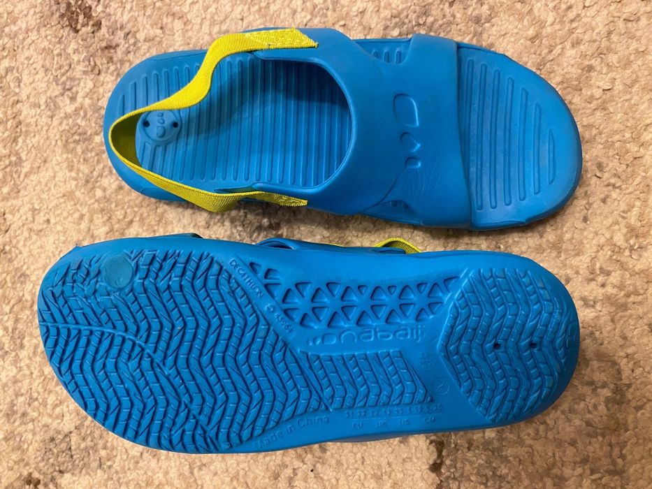 Klapki kąpielowe Decathlon roz 31