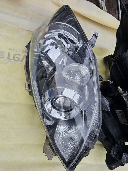 Farol  Toyota Auris
