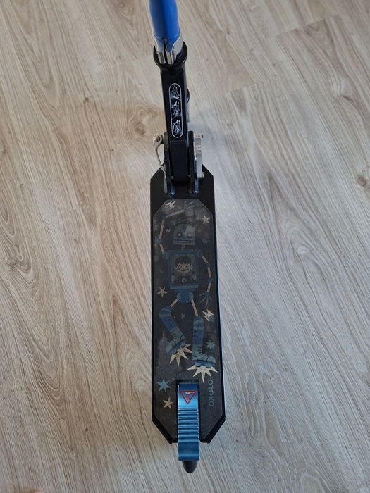 Hulajnoga Oxelo mid 1 Decathlon czarno niebieska