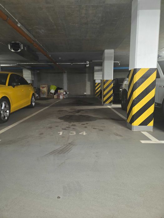 Miejsce postojowe w hali - Cztery Oceany Gdańsk Przymorze - Widok 4