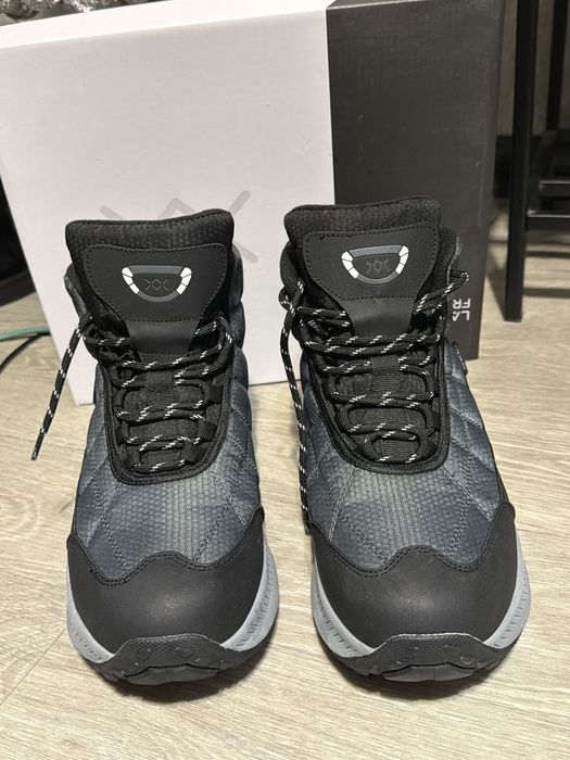 Продам зимові термо черевики Larum