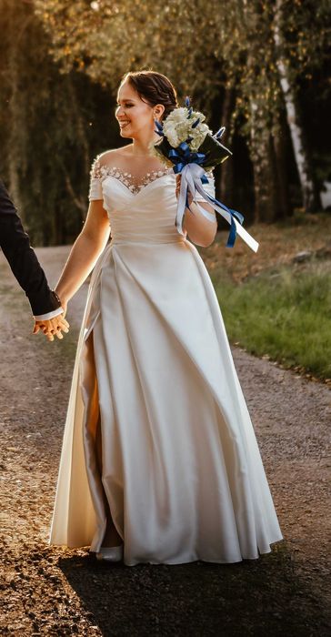 Suknia ślubna "Olivia" kolor Ivory, rozmiar 44