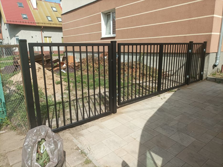 Balustrady, balkony, bramy, przęsła i furtki palisadowe, panelowe. Ocynkowane i malowane proszkowo