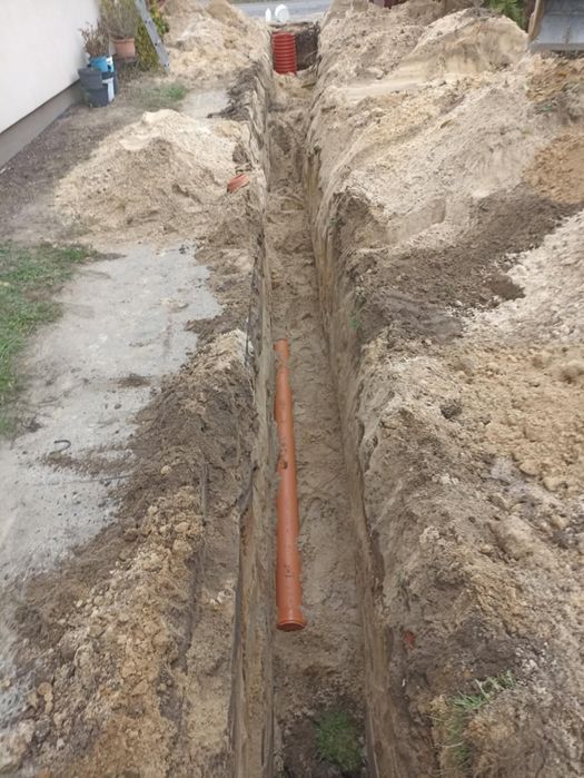 Usługi koparką/przylacza wody/montaż szamb