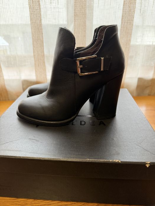 Черевички, ботильйони шкіряні туфлі