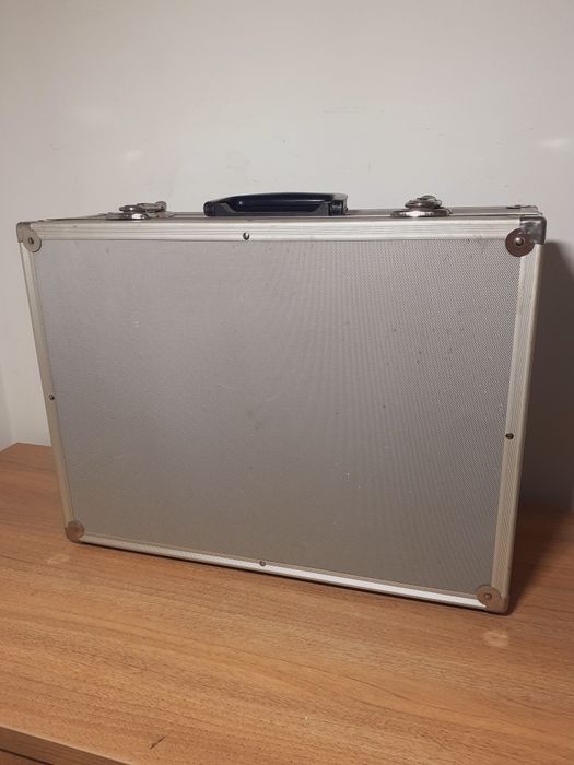 Walizka aluminiowa 45x34x15
