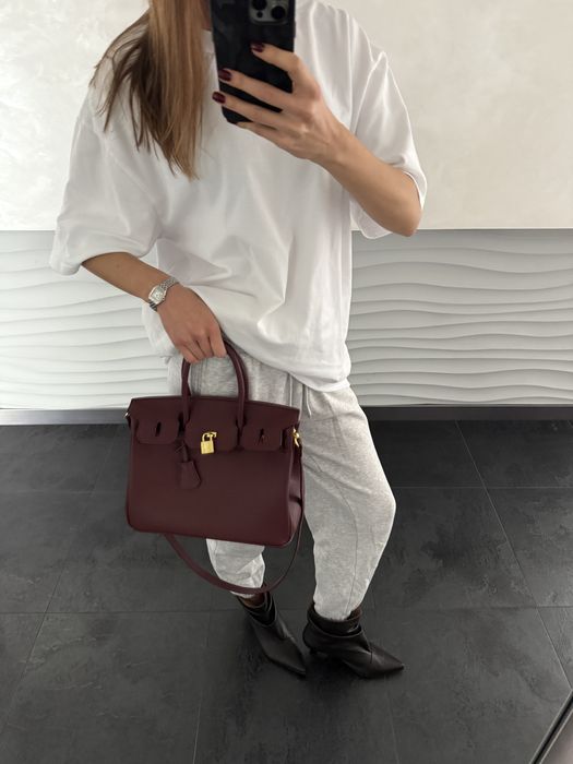 Жіноча сумка з натуральної шкіри з срібною та золотою фурнітурою