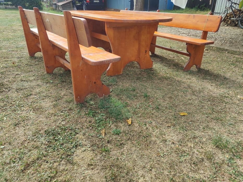 Стіл,лавки,дерево.