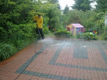 Czyszczenie kostki brukowej, mycie elewacji, mycie elewacji szklanych