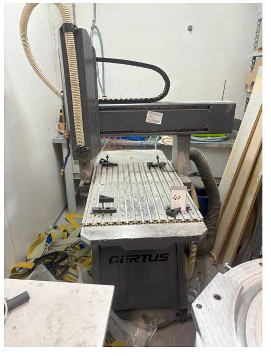 Frezarka trzyosiowa CNC + panel operatorski CERTUS