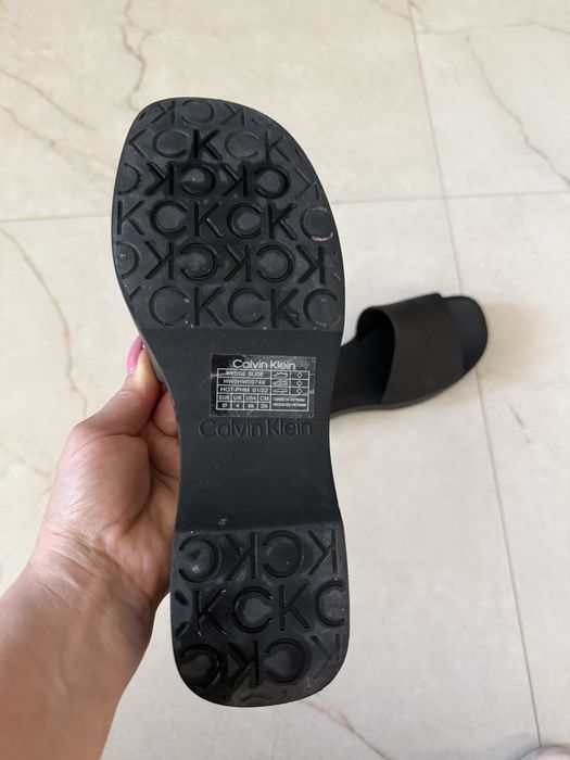 Шльопанці Calvin Klein