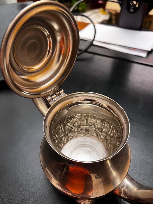 Bule metálico muito bonito