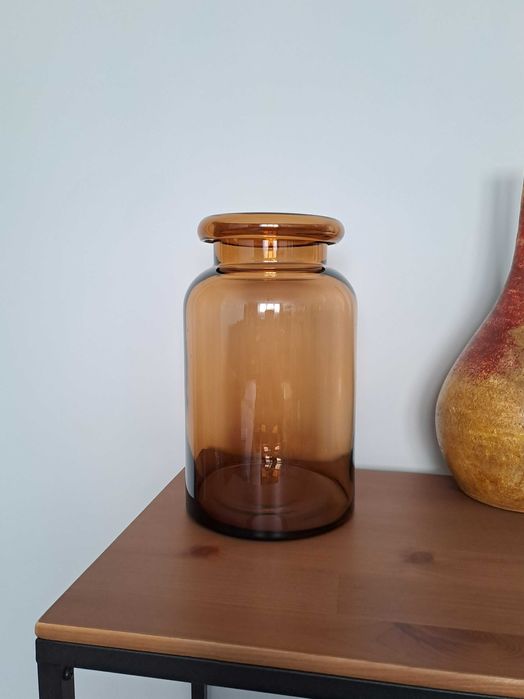 Duży prosty wazon dekoracyjny, w ciepłym miodowym odcieniu