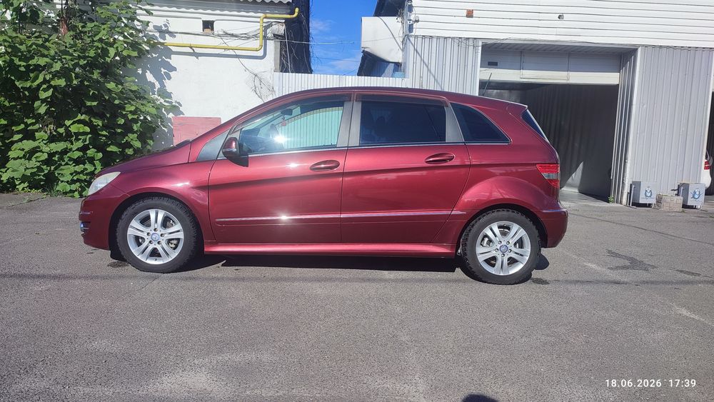 Продається mercedes  B180