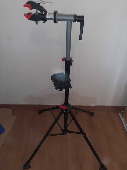 Suporte de reparação e manutenção de bicicletas (Aosom), como novo, sem uso.
