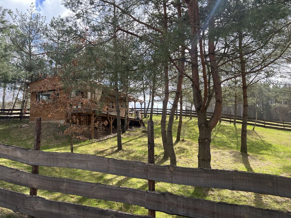 Mazury, domek  blisko jeziora Buwełno.