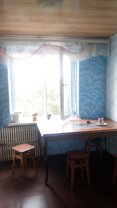 Сдам комнату на Тополе с ремонтом и балконом