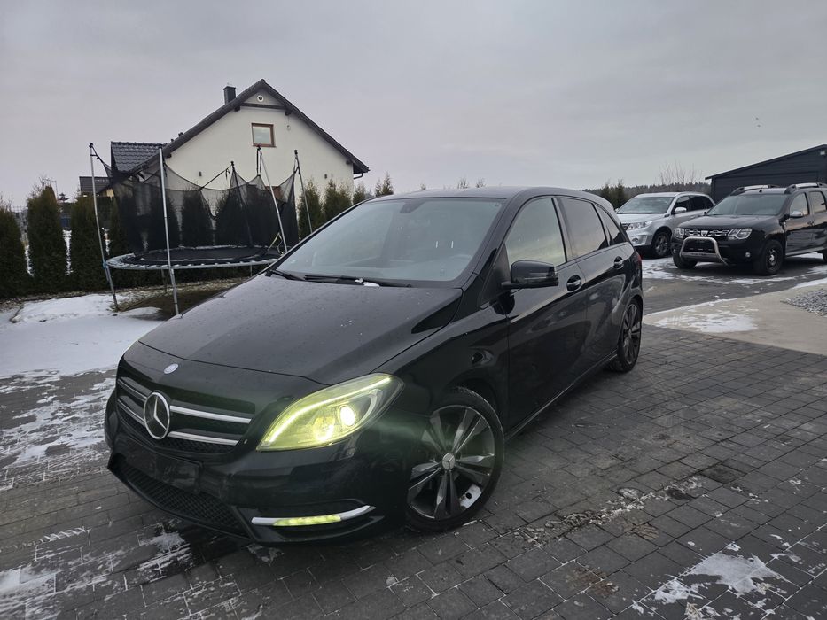 Mercedes B pakiet AMG dwa komplety kol