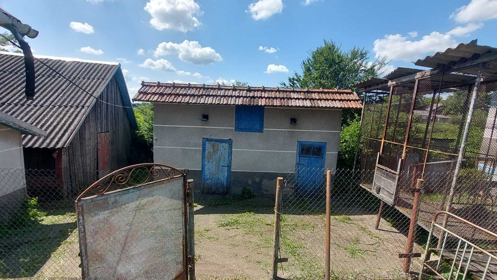 Пропонуємо до продажу будинок у затишному селі Борівці на вулиці Шевченка 6.