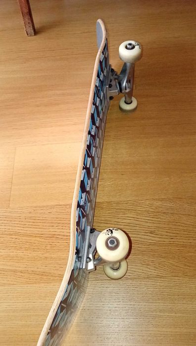 Vendo skate inteiro muito bom que foi montado as peças