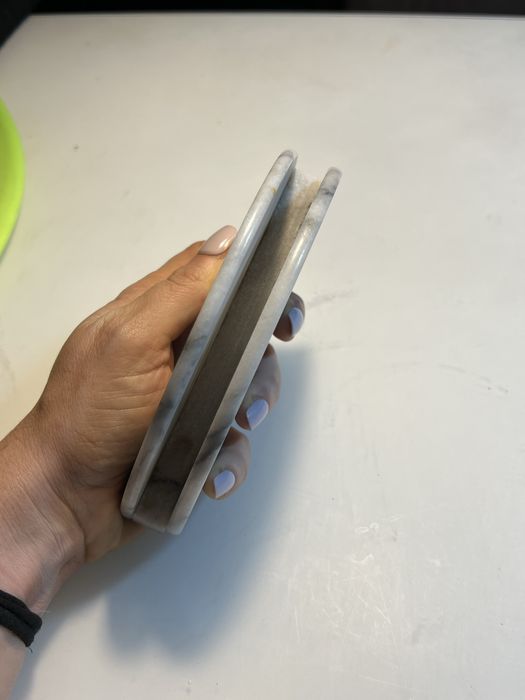 Serwetnik z białego marmuru prl