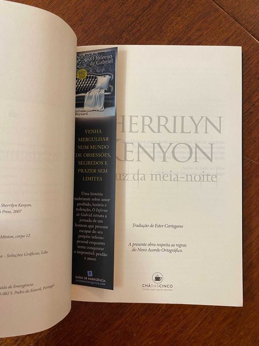 À Luz da Meia-Noite - Sherrilyn Kenyon