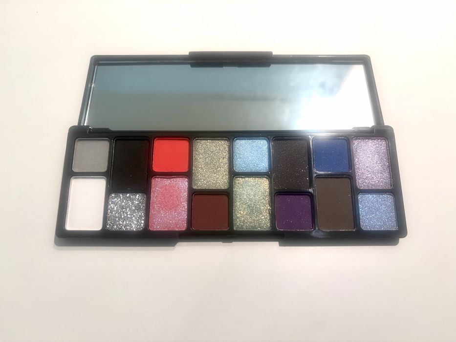 Kapeine paleta 16 cieni
