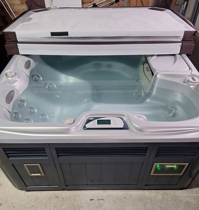 Jacuzzi ogrodowe całoroczne! Sundance Marin 880! Balboa Gecko