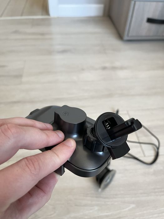Продам тримач для телефона в автомобіль з бездротовою зарядкою Gelius