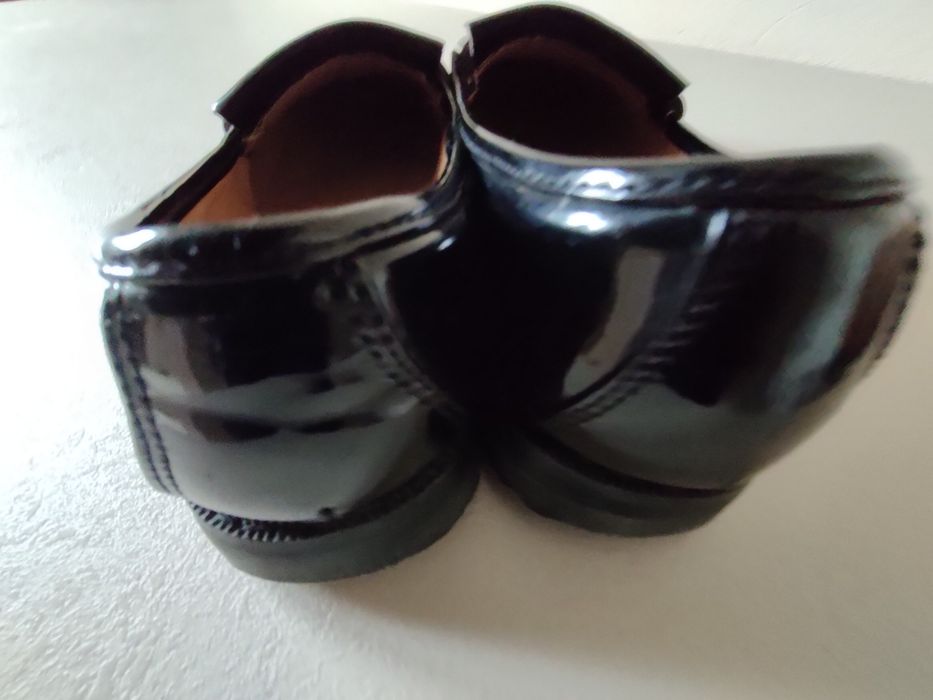 Buty damskie, półbuty , mokasyny lakierowane.