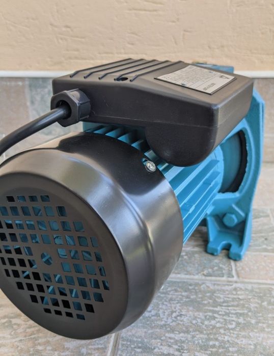 Насос і автоматика. Для поливу, водопостачання і побутових потреб