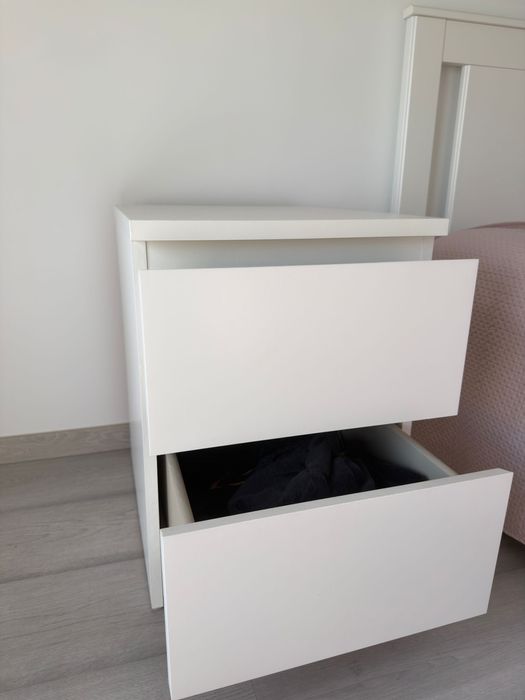 Cabeceira de cama como nova