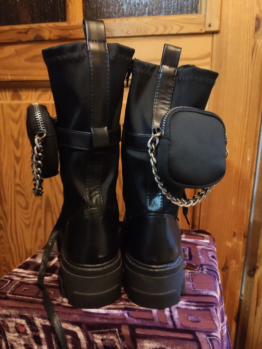Buty zimowe glany z torebkami przy kostce Marka Diamantique R. 40