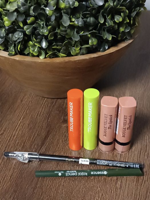 Pomadki matowe Bourjois + kredki do oczu