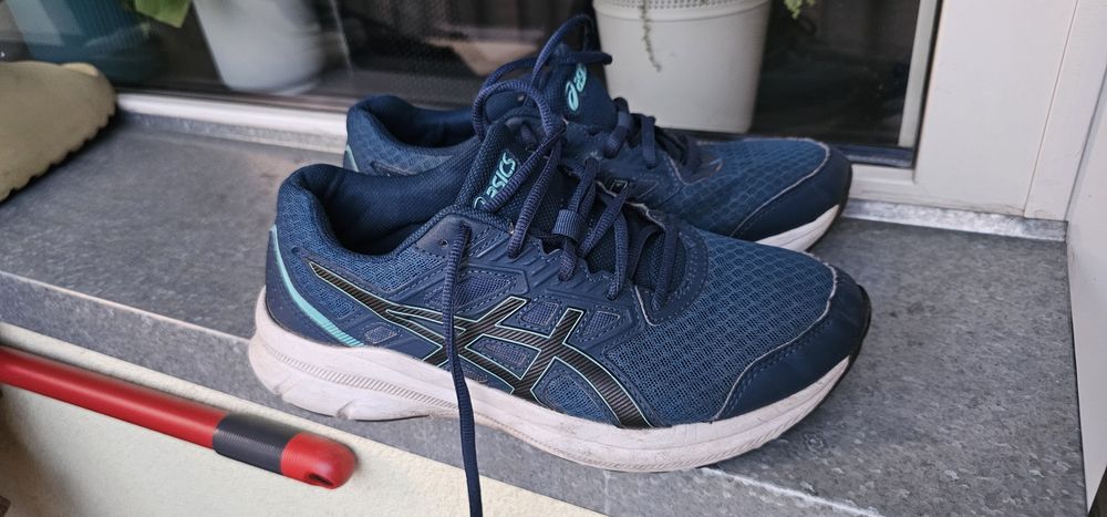 Asics buty sportowe rozmiar 40 wkładka 25,25cm używane
