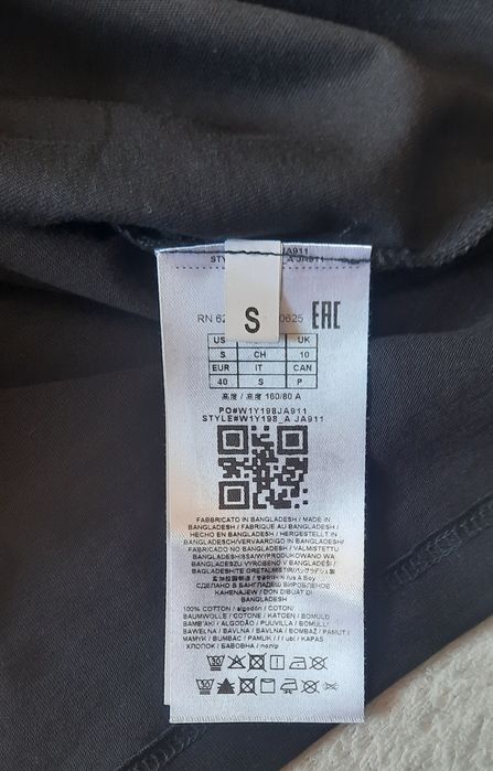 T-shirt Guess czarny,czerwony,biały,zielony