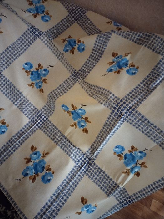 Продам нові скатертини