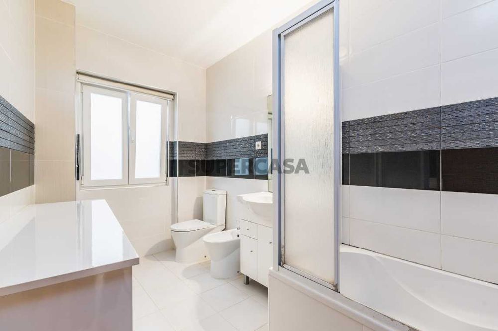 Quartos para Arrendar no Centro de Leiria - Apenas para JANEIRO 2026