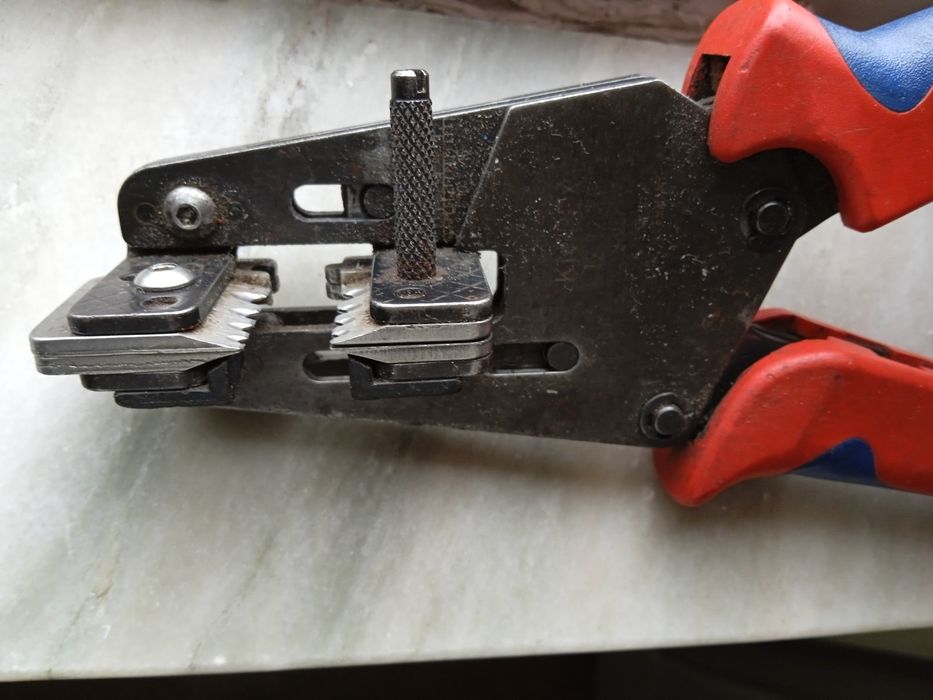 Alicate knipex desnudar de 1,5 a 6mm