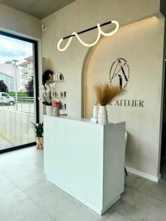 Recepcja fryzjerska kosmetyczna lada biurko konsola