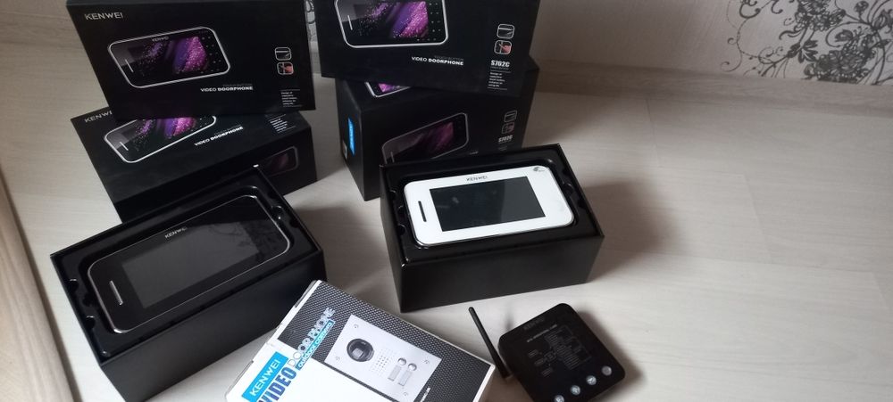 Videodomofon 4monitory otwieranie telefonem jak nowy dwurodzinny