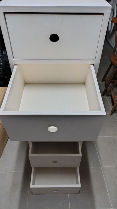 Móvel Gaveteiro Feito à Medida em Madeira Maciça (Ideal p/ Cama KURA IKEA)