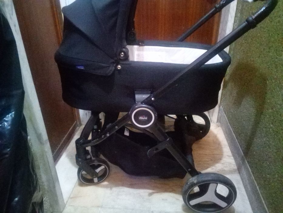 2 carrinhos de bebe CHICCO 15€