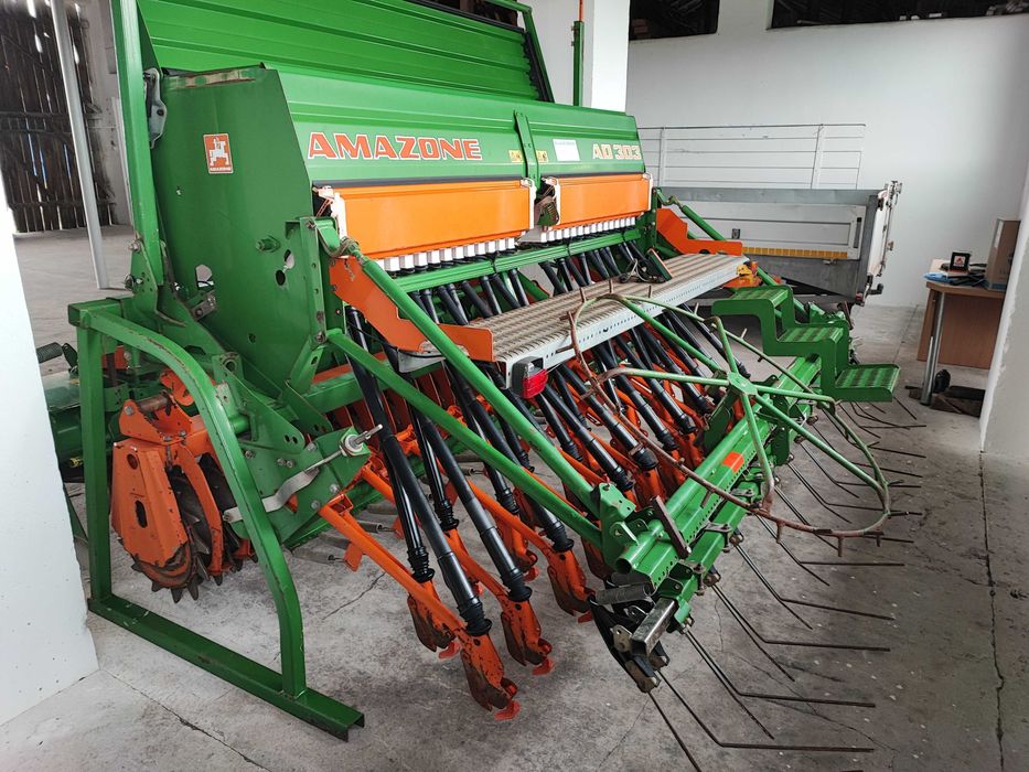 Zestaw Brona Amazone KG 303 Siewnik Amazone AD 303 D9