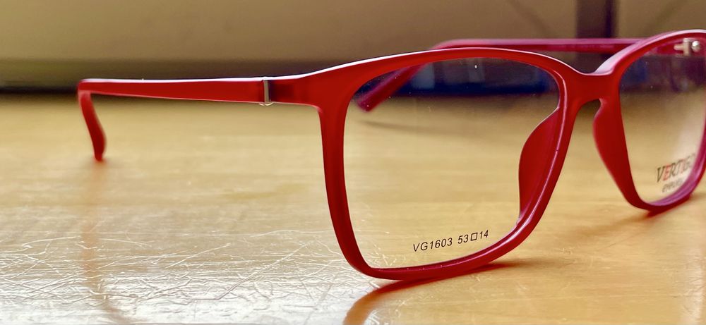 Eleganckie oprawki  VERTIGO Eyewear – wybierz swój idealny model!
