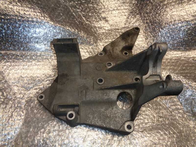 Łapa alternatora podstawa Ford Focus Mondeo 1.8 tdci 4M5Q10239CC