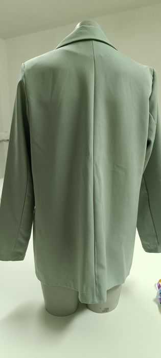 Casaco verde Tamanho L. Made in Italy.
