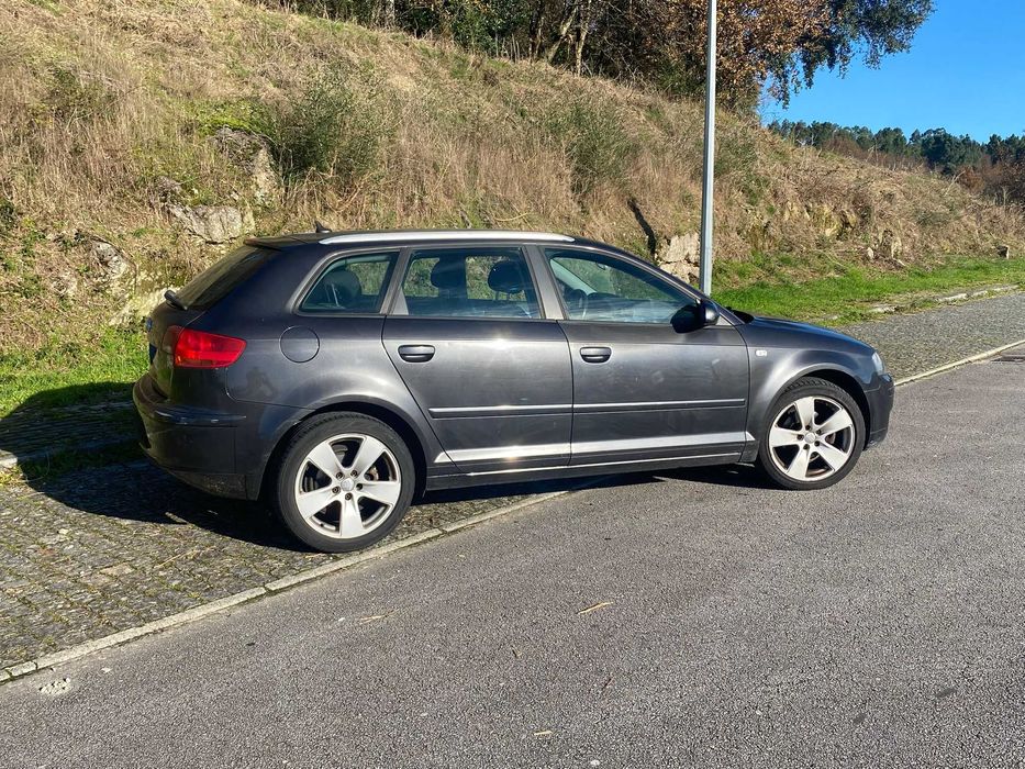 Audi A3 1.9 TDI SportBack (com rádio display + GPS)