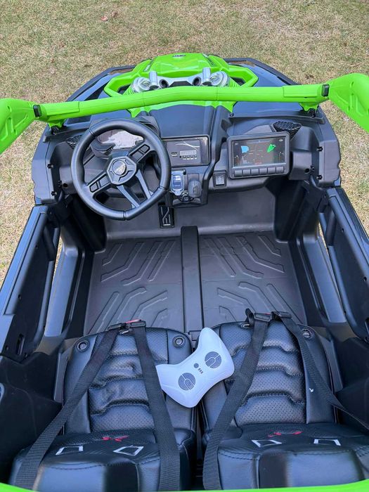 Auto na akumulator 2 osobowy Buggy CAN-AM 24V 4×200W pompowane koła